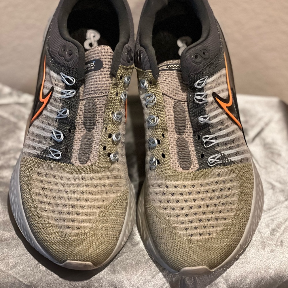 Nike React Sneakers in Olive and Orange